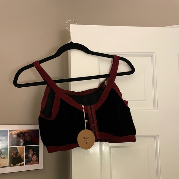 Women’s dainty hooligan sports bra size large. - Picture 2 of 3